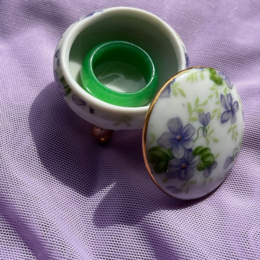 LEFTON PURPLE VIOLET 3 GOLD FOOTED SMALL TRINKET BOX W/ LID MARKING #1239